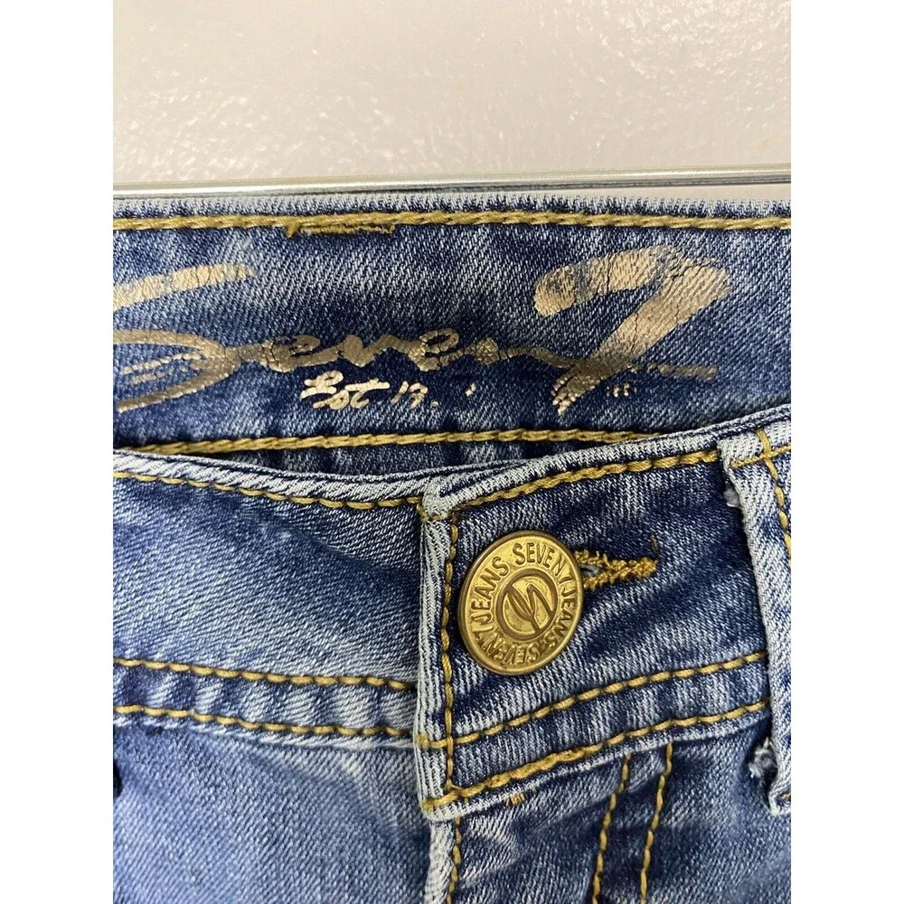 Seven7 blue jeans